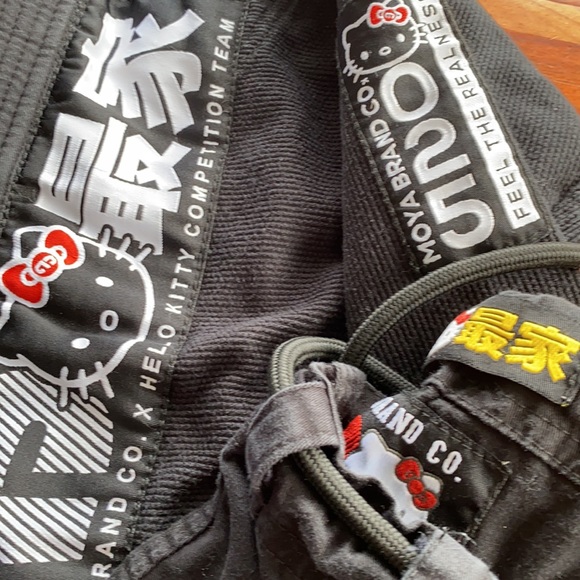 Moya Brand x Hello Kitty Gi - Picture 4 of 4